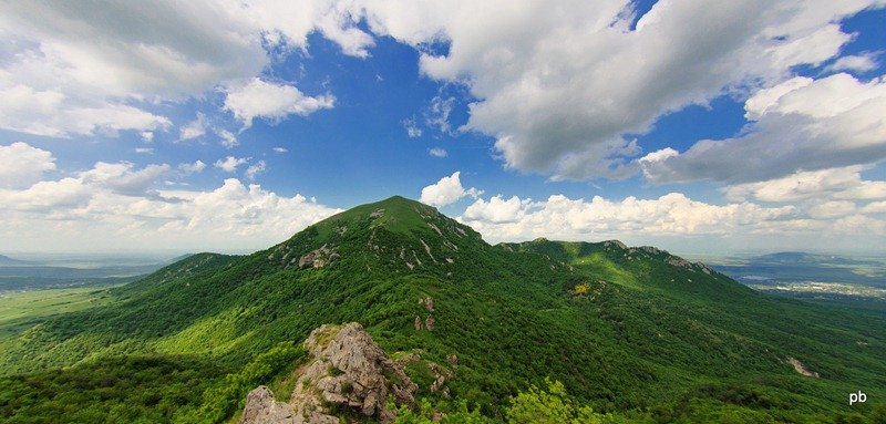 Вид на Большой Тау с Бастиона 